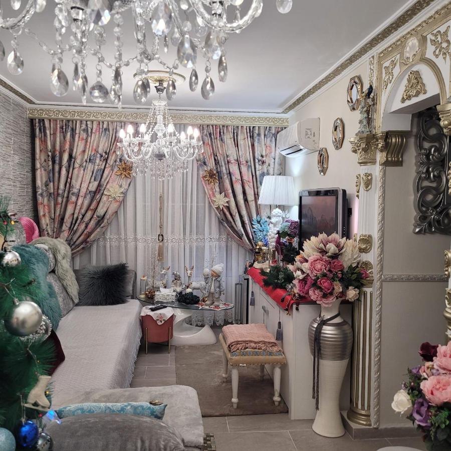 Shared Accommodation A Room With A View Of The Garden Севилья Экстерьер фото